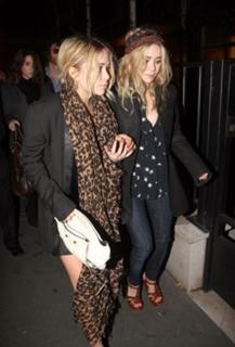 Mary-Kate Olsen feet photo thumbnail
