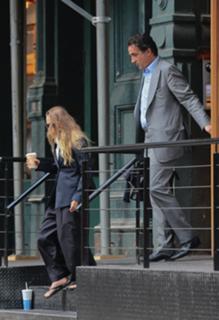 Mary-Kate Olsen feet photo thumbnail