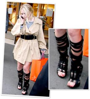 Mary-Kate Olsen feet photo thumbnail