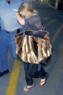 Mary-Kate Olsen feet photo thumbnail