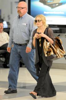 Mary-Kate Olsen feet photo thumbnail