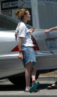 Mary-Kate Olsen feet photo thumbnail