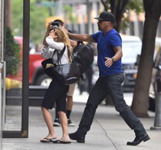 Mary-Kate Olsen feet photo thumbnail