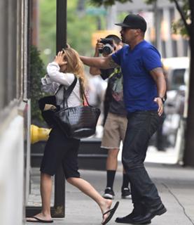 Mary-Kate Olsen feet photo thumbnail