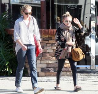 Mary-Kate Olsen feet photo thumbnail