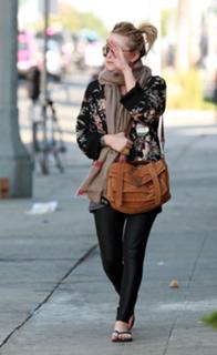 Mary-Kate Olsen feet photo thumbnail