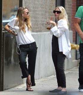 Mary-Kate Olsen feet photo thumbnail