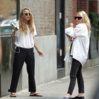 Mary-Kate Olsen feet photo thumbnail