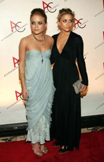 Mary-Kate Olsen feet photo thumbnail