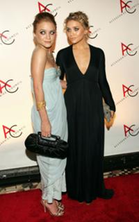 Mary-Kate Olsen feet photo thumbnail