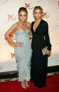 Mary-Kate Olsen feet photo thumbnail