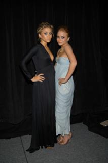 Mary-Kate Olsen feet photo thumbnail