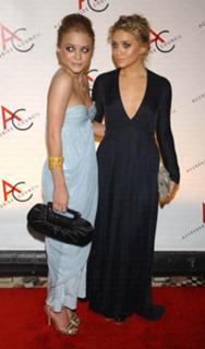 Mary-Kate Olsen feet photo thumbnail