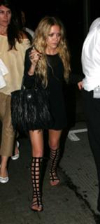 Mary-Kate Olsen feet photo thumbnail