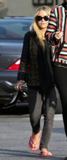 Mary-Kate Olsen feet photo thumbnail