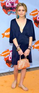 Mary-Kate Olsen feet photo thumbnail