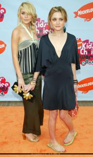 Mary-Kate Olsen feet photo thumbnail