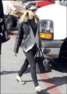 Mary-Kate Olsen feet photo thumbnail