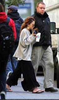 Mary-Kate Olsen feet photo thumbnail