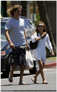 Mary-Kate Olsen feet photo thumbnail