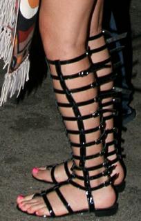 Mary-Kate Olsen feet photo thumbnail