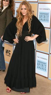 Mary-Kate Olsen feet photo thumbnail