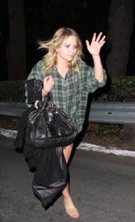 Mary-Kate Olsen feet photo thumbnail