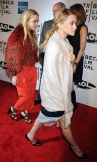 Mary-Kate Olsen feet photo thumbnail