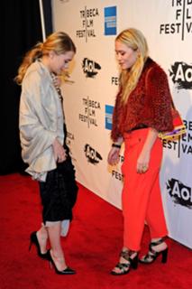 Mary-Kate Olsen feet photo thumbnail