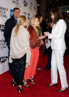 Mary-Kate Olsen feet photo thumbnail