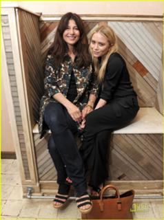 Mary-Kate Olsen feet photo thumbnail