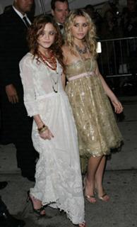 Mary-Kate Olsen feet photo thumbnail