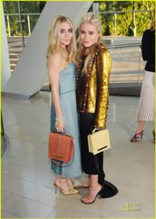 Mary-Kate Olsen feet photo thumbnail