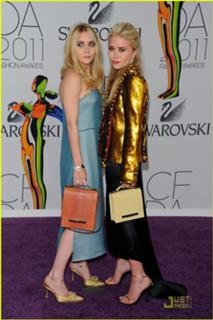 Mary-Kate Olsen feet photo thumbnail