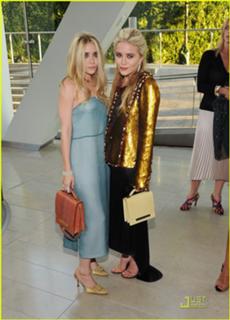 Mary-Kate Olsen feet photo thumbnail