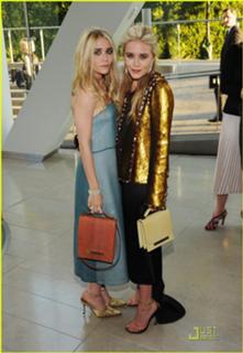 Mary-Kate Olsen feet photo thumbnail