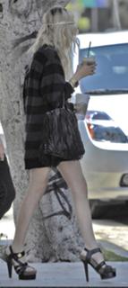 Mary-Kate Olsen feet photo thumbnail