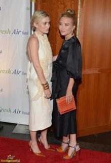 Mary-Kate Olsen feet photo thumbnail