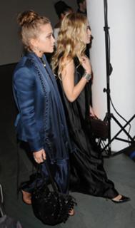 Mary-Kate Olsen feet photo thumbnail