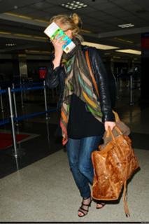 Mary-Kate Olsen feet photo thumbnail