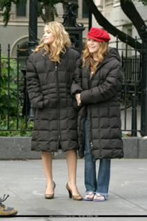 Mary-Kate Olsen feet photo thumbnail