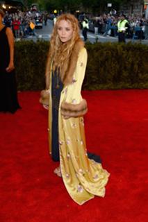 Mary-Kate Olsen feet photo thumbnail