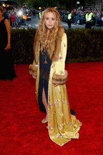 Mary-Kate Olsen feet photo thumbnail
