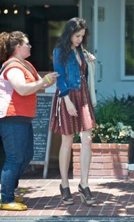 Mary-Louise Parker feet photo thumbnail