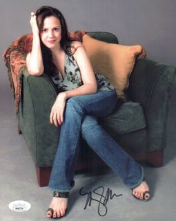 Mary-Louise Parker feet photo thumbnail