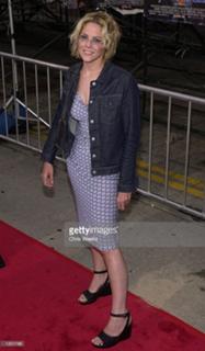 Mary McCormack feet photo thumbnail