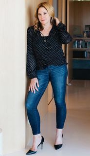 Mary McCormack feet photo thumbnail