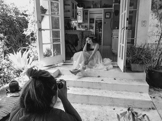 Mary Mouser feet photo thumbnail