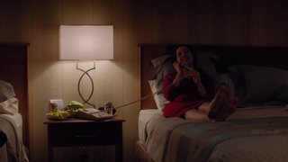 Mary Mouser feet photo thumbnail