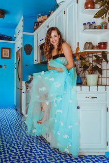 Mary Mouser feet photo thumbnail